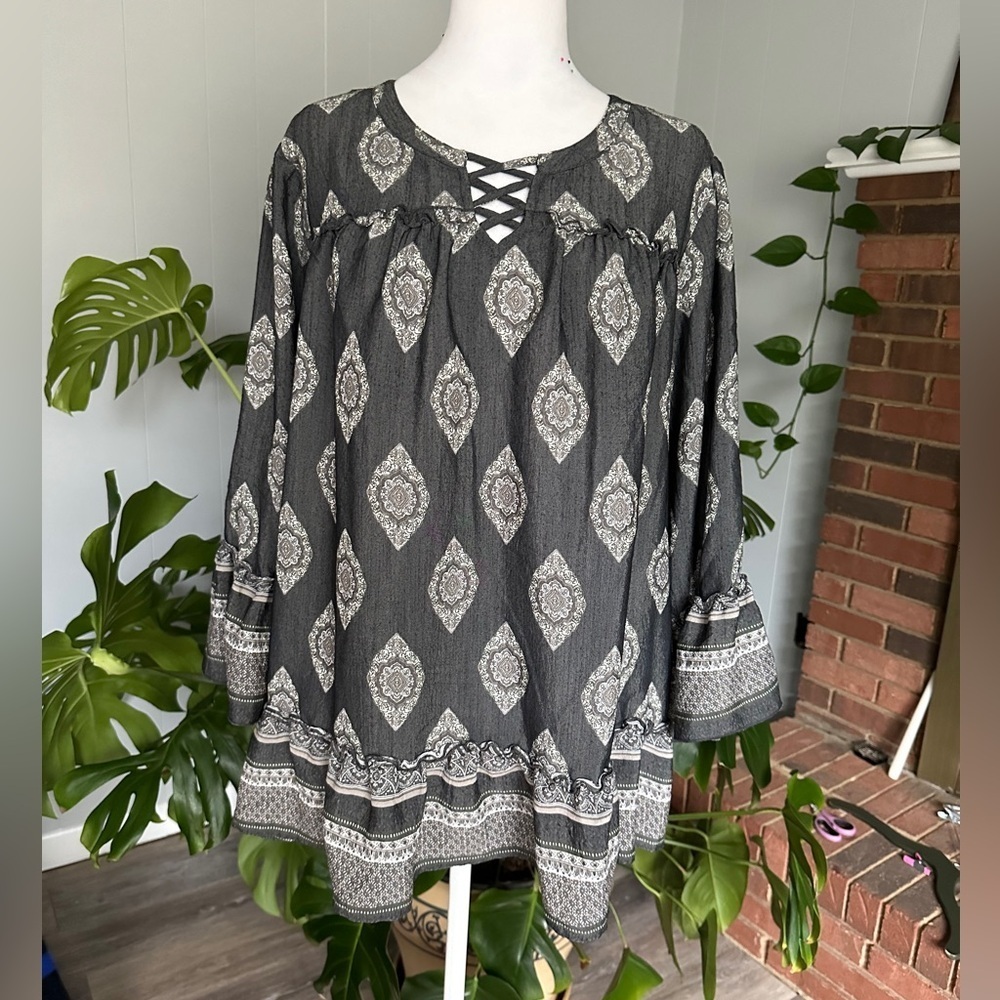 🛍️Kim Rogers ruffle sleeve blouse size 1X excellent condition